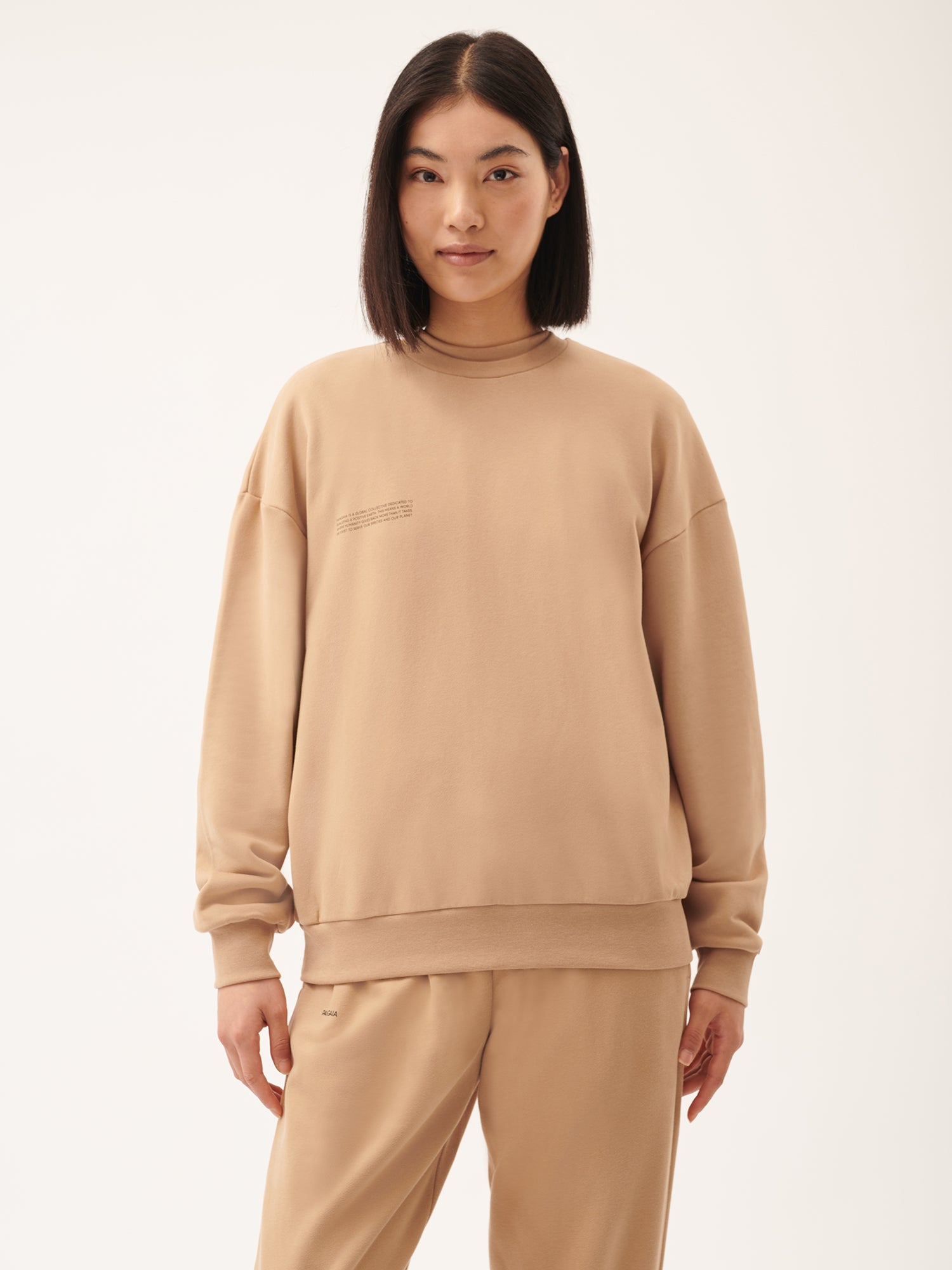 365_Midweight_Sweatshirt_Desert_Camel_female-1