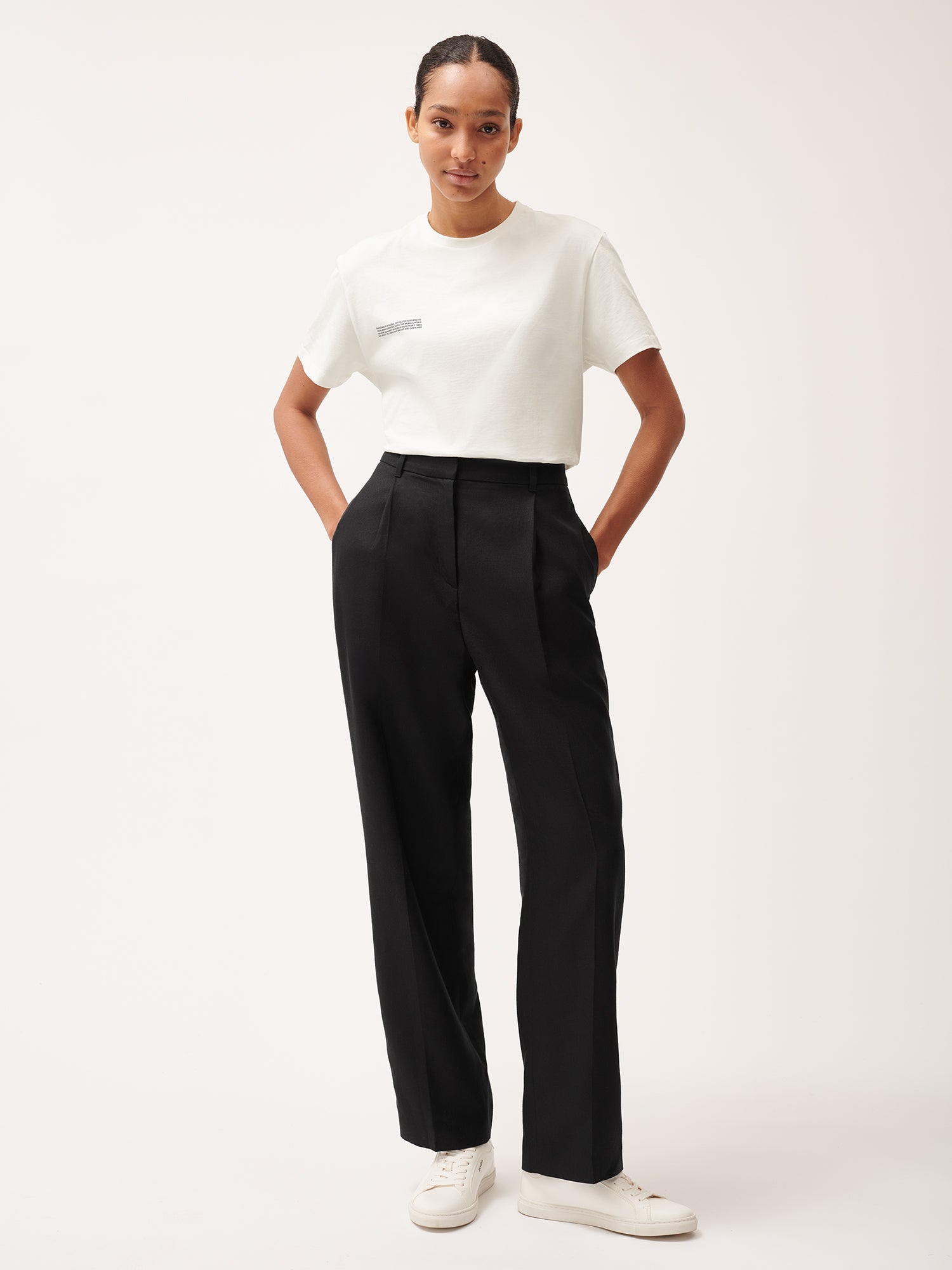 DNA_Fruit_Fibre_Tailored_Trouser_Black_female-1