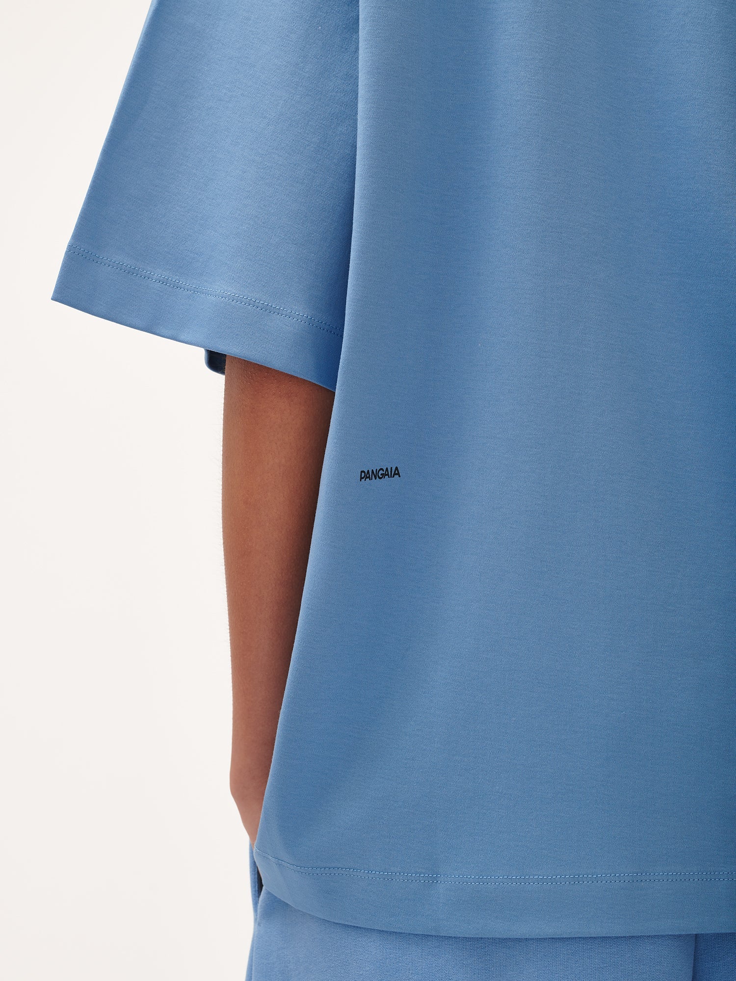 DNA_Oversized_T-Shirt_Summit_Blue_female-4