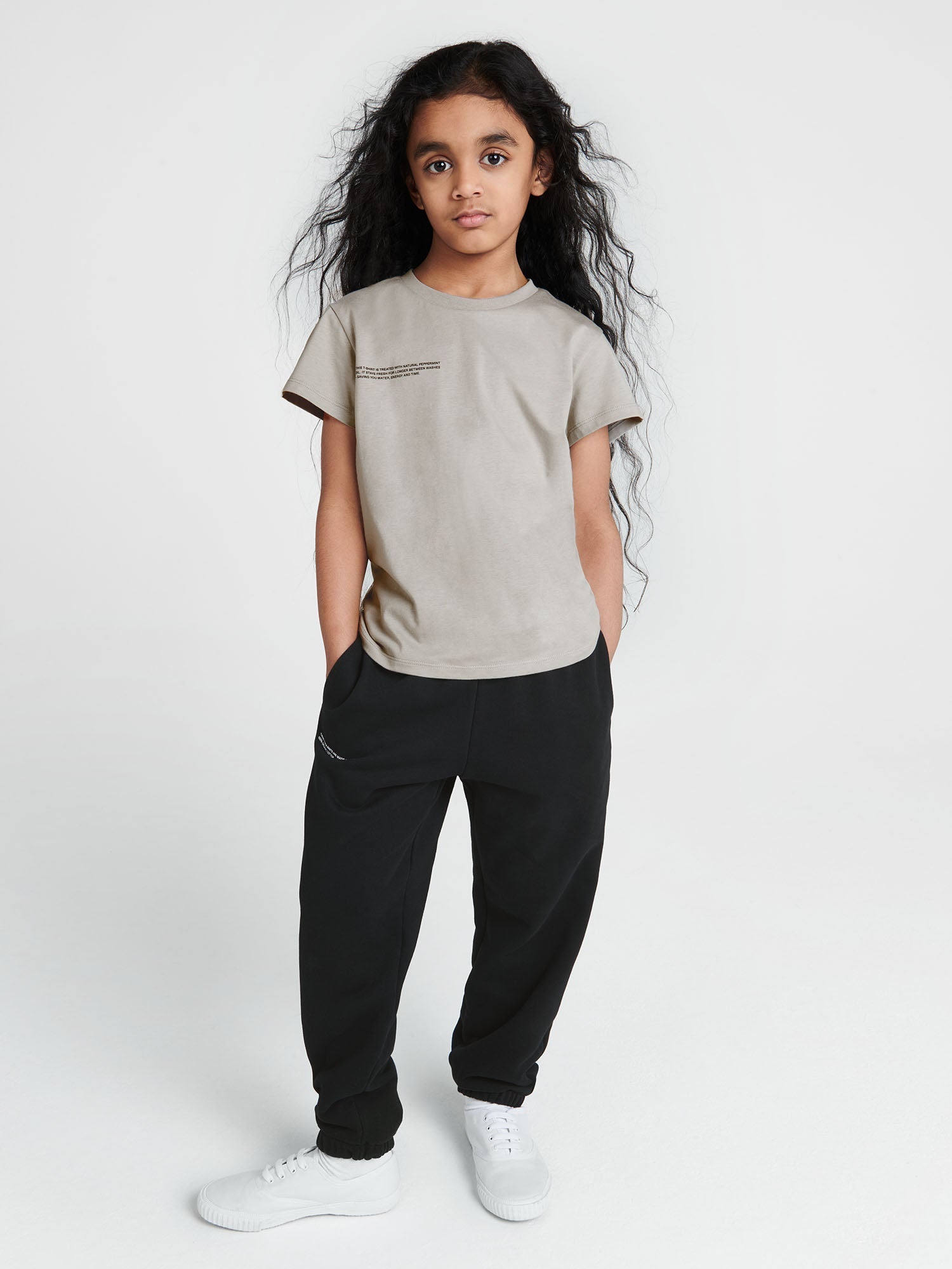 Kids Organic Cotton Trackpants Black Model